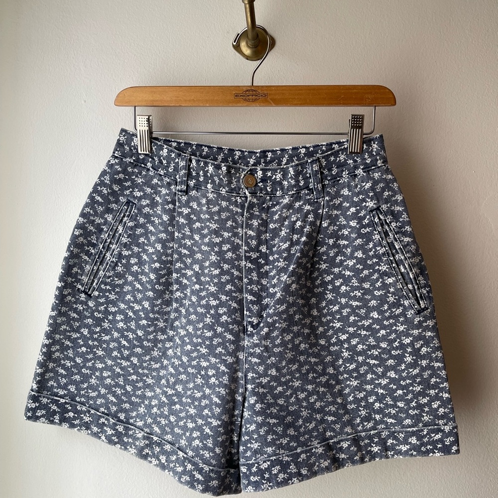 Vintage #90’s Maren Sport Super Cute Floral Print Denim Shorts